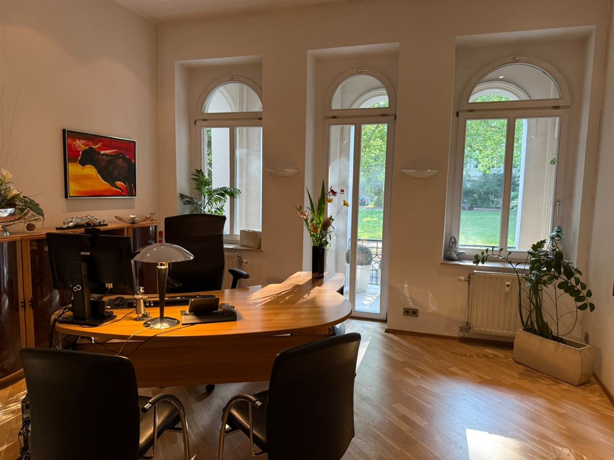 Anwaltszimmer mit Blick zum Floßplatz