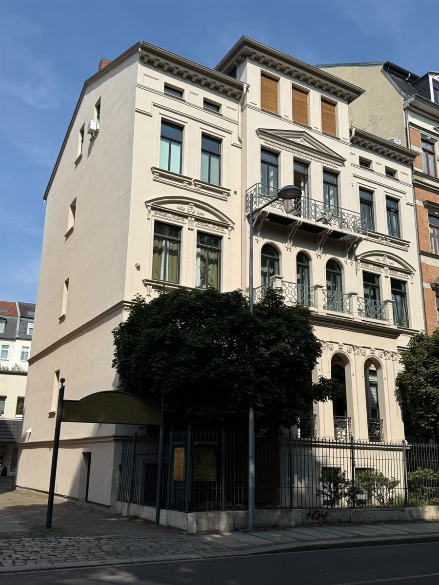 Kanzleigebäude am Floßplatz — Gründerzeitfassade